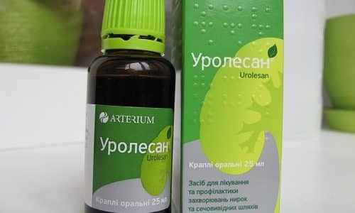 При цистите врач может назначить ребенку комплексные фитопрепараты. К примеру, Уролесан сироп